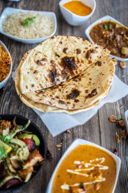 Lezzetli ve sağlıklı tandır Hint mutfağı.