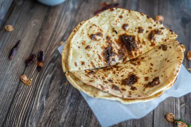 Lezzetli ve sağlıklı tandır Hint mutfağı.