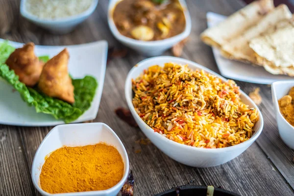 Mouth Watering Indian Restaurant Food Platter — Stock Photo, Image