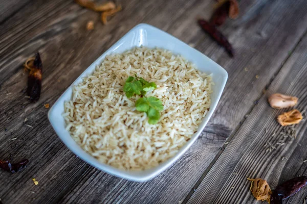 Sağlıklı vegan basmati beyaz pirinç