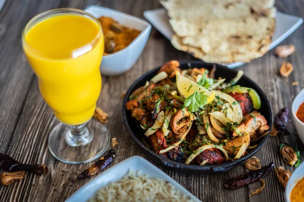 Mouth Watering Indian Restaurant Food Platter — Stock Photo, Image