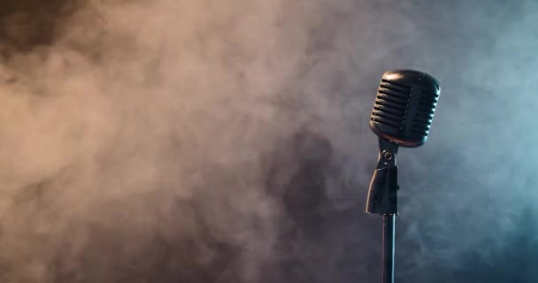 Classic Shinny Microphone Smoke Effect — Stock Video