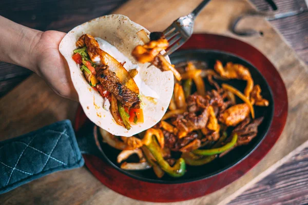 Una Sartén Deliciosos Rellenos Tacos — Foto de Stock