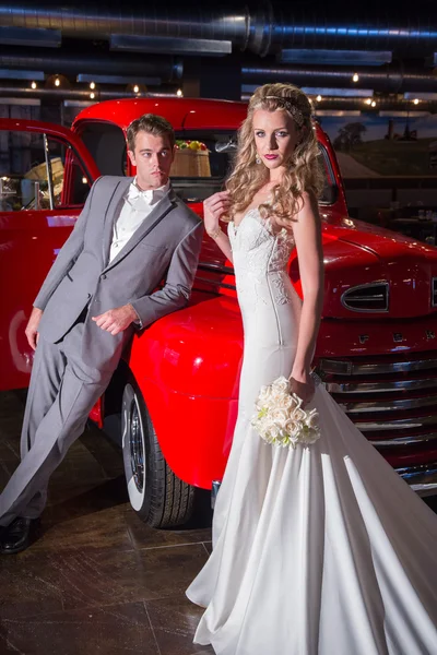 Bride and Groom — Stock Photo, Image