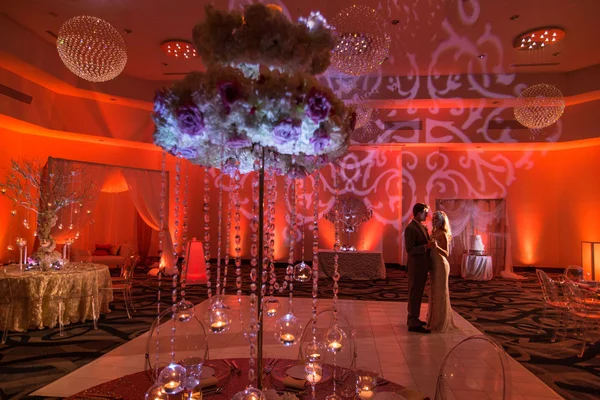 Mutlu gelin ve damat düğünlerinde