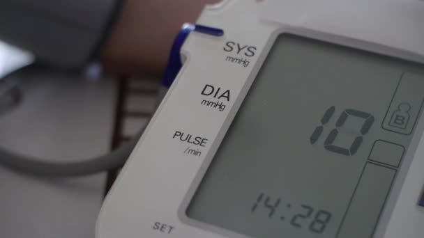 Blood pressure - medical digital display - medical diagnosis — Stock Video