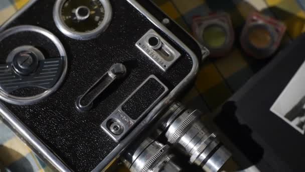 Fotocamera retrò da 8 mm - attrezzature cinematografiche - fotografie storiche — Video Stock