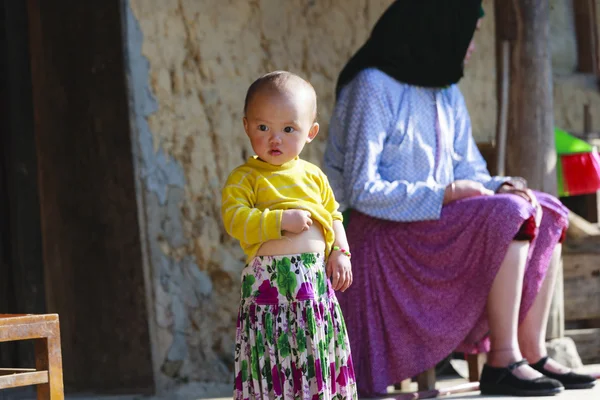 Hmong çocuk Kuzey Vietnam Bac Ha Market