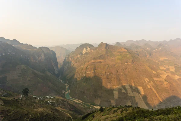 Sunset on mountain — Stock Photo, Image