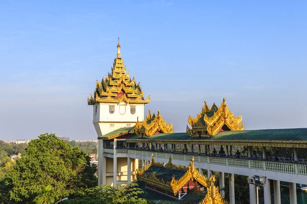 Shwedagon pagode em yangon, Myanmar — Fotografia de Stock