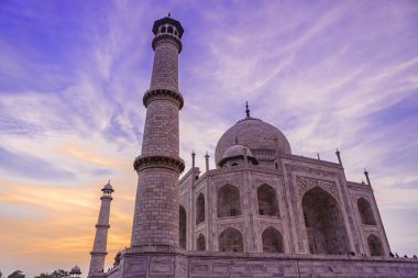 Hindistan (Taj Mahal ünlü tapınağı