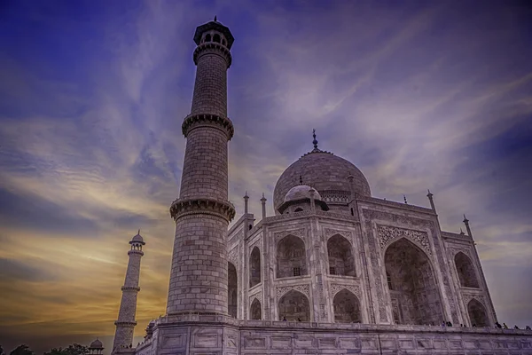 Le célèbre temple en Inde (Taj Mahal — Photo