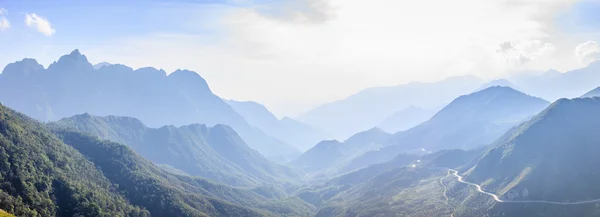 Montaña de Fansipan en la provincia de Lao Cai, Vietnam — Foto de Stock