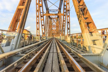 uzun bien Köprüsü