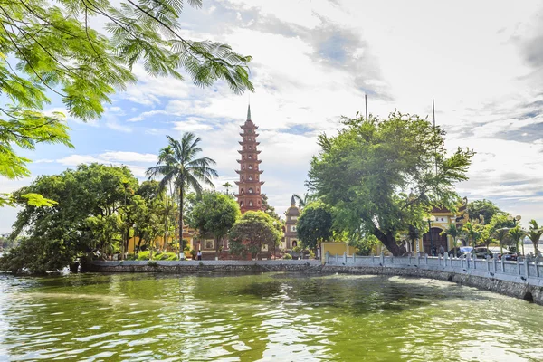 Pagoda on lake in Hanoi — Stock Photo, Image