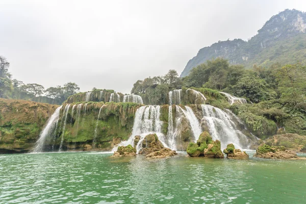 Waterval in Noord-Vietnam — Stockfoto