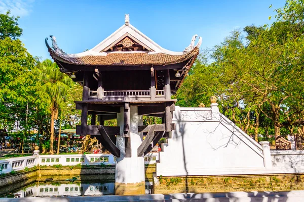 Jedním z pilířů Pagoda v Hanoji, Vietnam — Stock fotografie