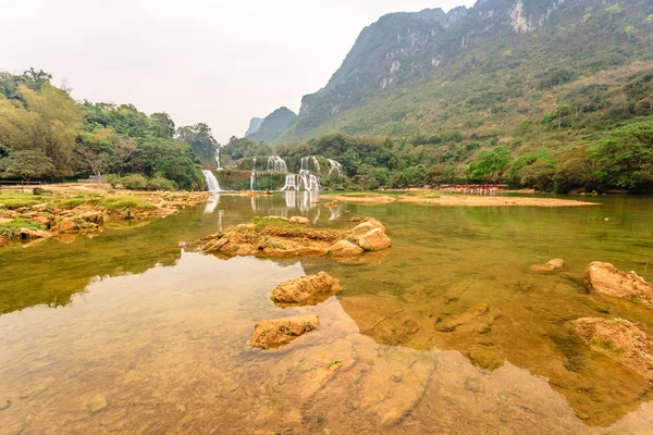 Cachoeira no norte do Vietnã — Fotografia de Stock