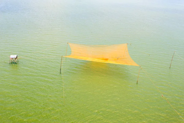 Рибальські мережі на річці Чет Bon поблизу Хой послугами — стокове фото