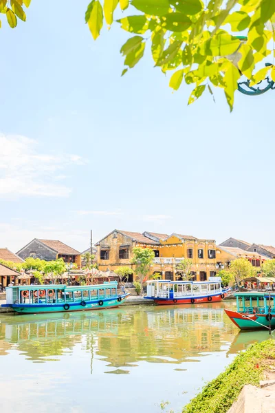 Barcos tradicionais em Hoi An. Hoi An é o patrimônio cultural mundial — Fotografia de Stock