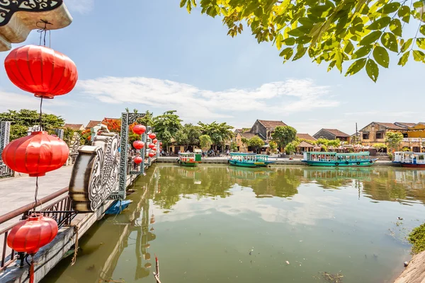 Barcos tradicionais em Hoi An. Hoi An é o patrimônio cultural mundial — Fotografia de Stock