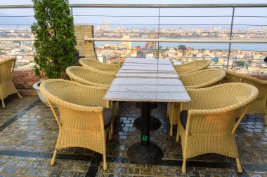 Hoang Anh Gia Lai otel barında en baştan görüntülemek