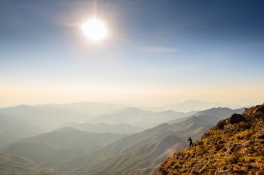 MOC chau kasaba ve Pha luong dağ