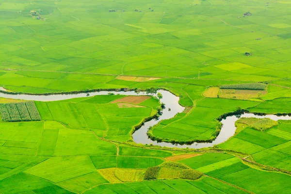 MOC chau stad och Pha luong berg — Stockfoto