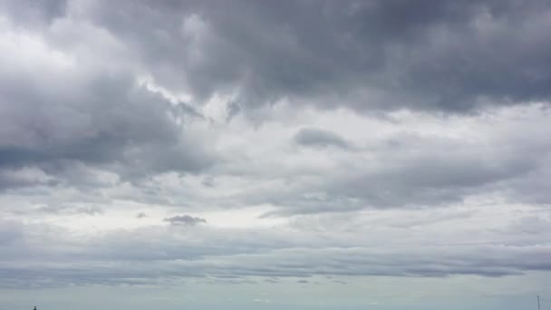 Movimiento Nubes Estratocumulus Nubes Lluvia Que Cubren Cielo — Vídeos de Stock