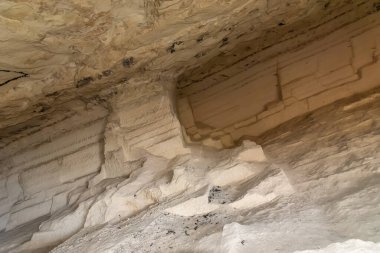 Beyaz taş ocağı (Beli majdan on Sırp), Sırbistan 'ın Fruska gora dağında terk edilmiş eski bir madendir. Terk Edilmiş Taş ocağı
