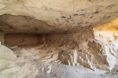 Beyaz taş ocağı (Beli majdan on Sırp), Sırbistan 'ın Fruska gora dağında terk edilmiş eski bir madendir. Terk Edilmiş Taş ocağı