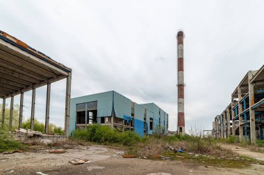 Sırbistan 'ın en eski şeker fabrikasını terk etti. Terk edilmiş fabrika binaları Sırbistan 'ın Belgrad kentindeki Padinska Skela belediyesinde bulunuyor..