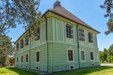 Golubinci, Sırbistan - 05 Haziran 2021: Florian Madocsnyi tarafından 1767 'den beri yürütülen bir projeye göre, 