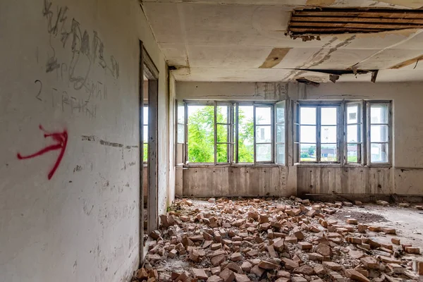 Een Vervallen Verlaten Gebouw Afgedankte Huizen — Stockfoto