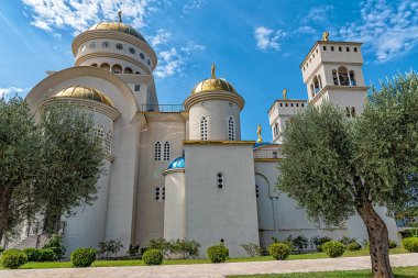 Bar, Karadağ - 4 Temmuz 2021: St Jovan Vladimir 'in Bardaki Tapınağı Katedrali. Tapınak, Karadağ 'ın en büyük katedrali..