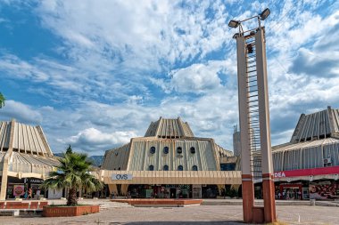 Bar, Karadağ - 05 Temmuz 2021: Karadağ 'daki Bar şehir merkezi. Karadağ 'ın Barosu' nun Modern Bölgesi.