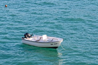 Canj, Karadağ - 09 Temmuz 2021: Adriyatik Denizi 'nde tekne