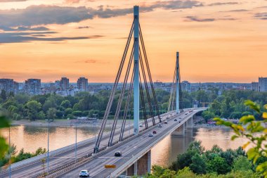 Novi Sad, Sırbistan 24 Ağustos 2021: Novi Sad 'da Özgürlük Köprüsü