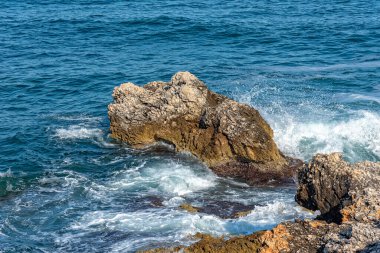 Karadağ kıyı şeridi yukarıdan. Adriyatik Denizi manzarası