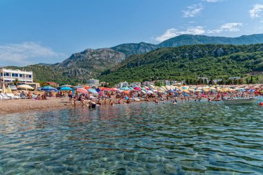 Canj, Karadağ - 09 Temmuz 2021: Karadağ 'da Adriyatik Denizi üzerindeki Canj plajı