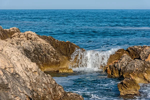 Olas Roca Mar Mar Adriático —  Fotos de Stock