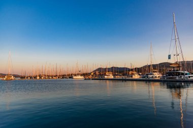 Lefkada, Yunanistan - 10 Ağustos 2025: D-Marin Lefkas Marina, Lefkada, Yunanistan. Lefkada 'daki yat limanı., 