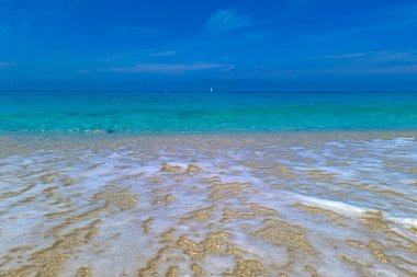 Lefkada 'nın (Levkas) batı kesimindeki ünlü sahil, İyon denizi, Yunanistan.