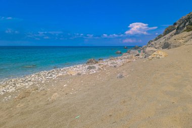 Lefkada 'nın (Levkas) batı kesimindeki ünlü sahil, İyon denizi, Yunanistan.