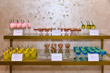 Barda alkollü kokteyller..