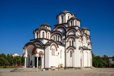 Veternik, Sırbistan - 21 Eylül 2025: Veternik 'teki Saygıdeğer Simeon Kilisesi (Sırpça: Hram Prepodobnog Simeona Mirotoivog u Veterniku)