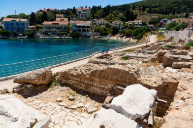 Fiskardo, Yunanistan - 11 Ağustos 2025: Fiskardo Roma Mezarlığı