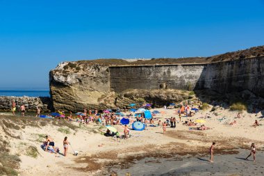 Tarifa, İspanya - 3 Ağustos 2024: Tarifa Sahili İspanya 'nın güneyinde