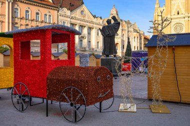 Novi Sad, Sırbistan - Decmber 09, 2025: Freedom Square (Sırpça: Trg slobode) Novi Sad 'ın ana meydanı. Ulusal Mutfak ve Yeni Yıl Festivali