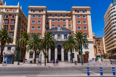 Malaga, İspanya - 02 Ağustos 2024: İspanya 'nın Endülüs kentindeki Paseo de la Alameda kentindeki Diputacin de Mlaga' nın Patronato de Recaudacin binası